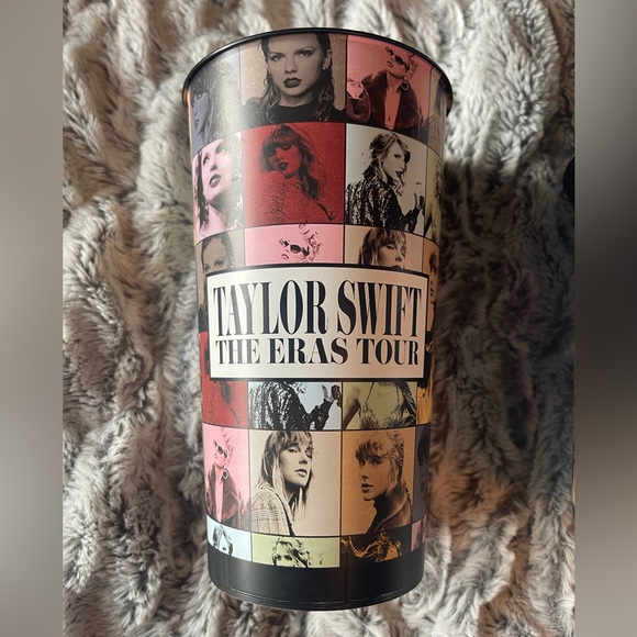 Taylor Swift Collectors Item. - Picture 2 of 5